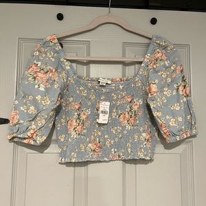 American Eagle puffy sleeve crop top